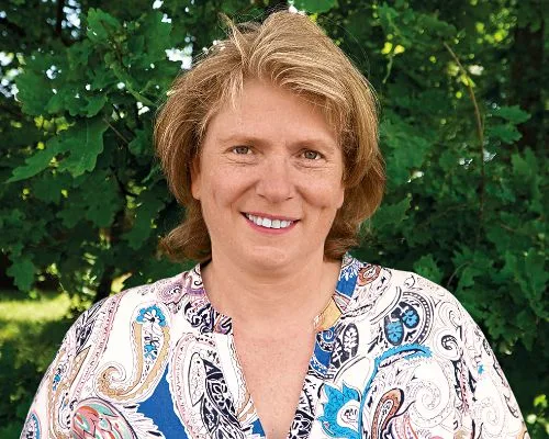 Veronika STIER – Außendienst Pural